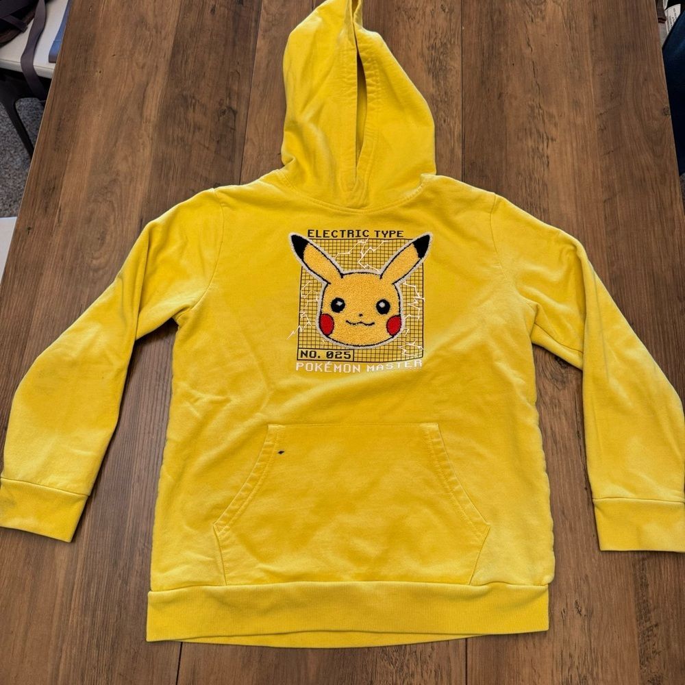 Kids Pokemon Pikachu Electric Type Yellow Hoodie Size Large 10/12